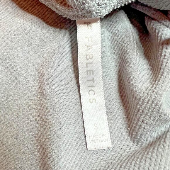 Fabletics Hooded Sweatshirt Womens S Grey Hoodie Ribbed Heavy Weight Half Slv - Picture 7 of 10